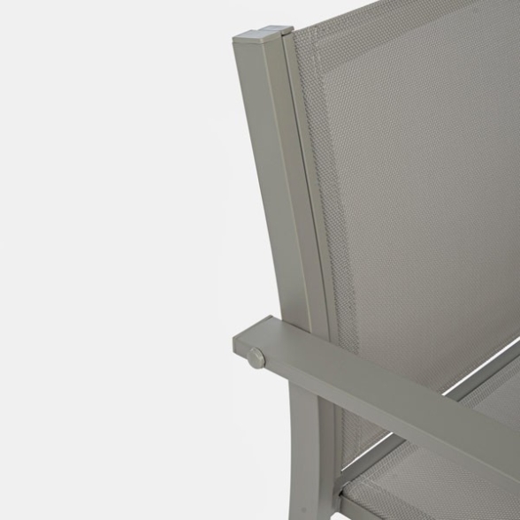 Set per balcone in acciaio e textilene con cuscini e tavolino tortora