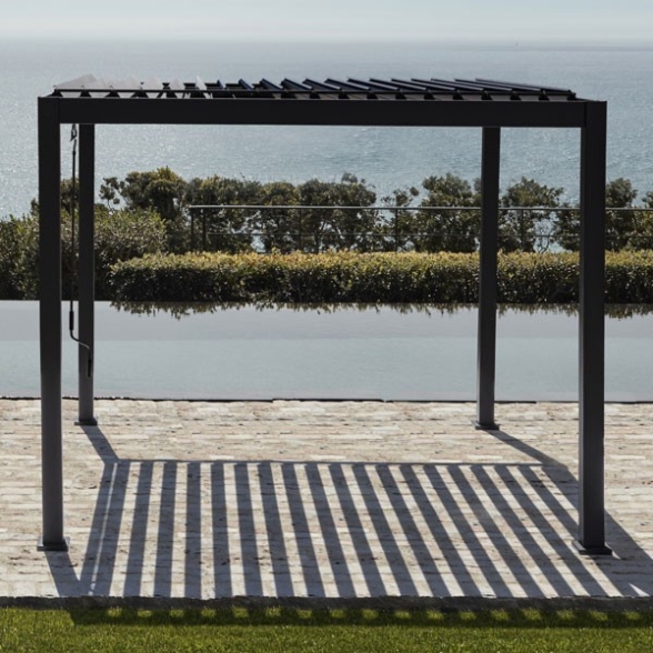 Pergola Bioclimatica 3x3 In Alluminio Antracite Scura Pacific Bizzotto