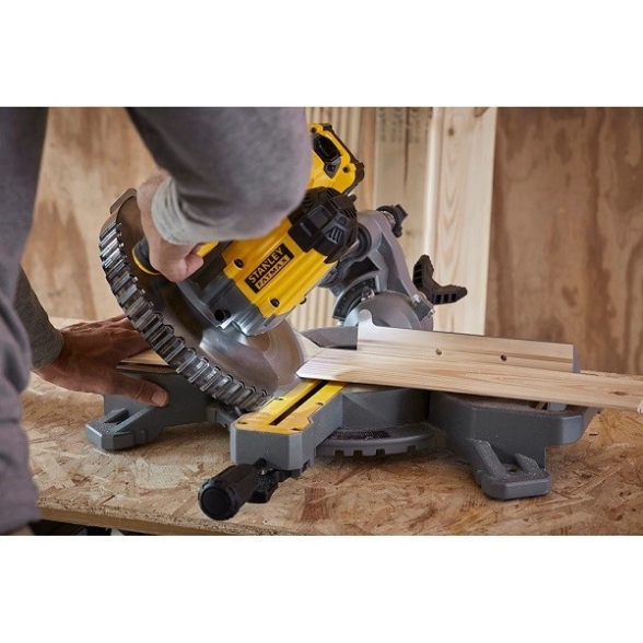 Troncatrice radiale a batteria V20 Stanley Fatmax 18V-4Ah