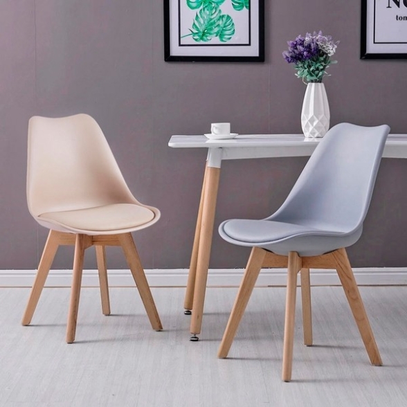 Sedia Nordica Marrone Khaki Con Gambe In Legno E Cuscino Design Moderno