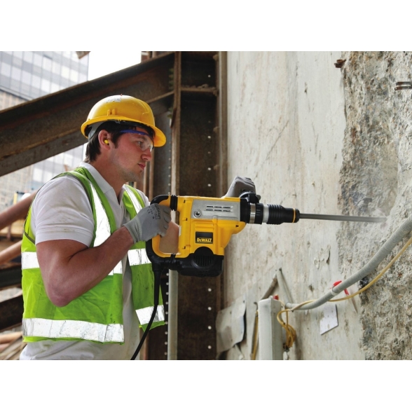 Martello demo-perforatore 6 kg con sistema AVC DeWalt D25601K-QS
