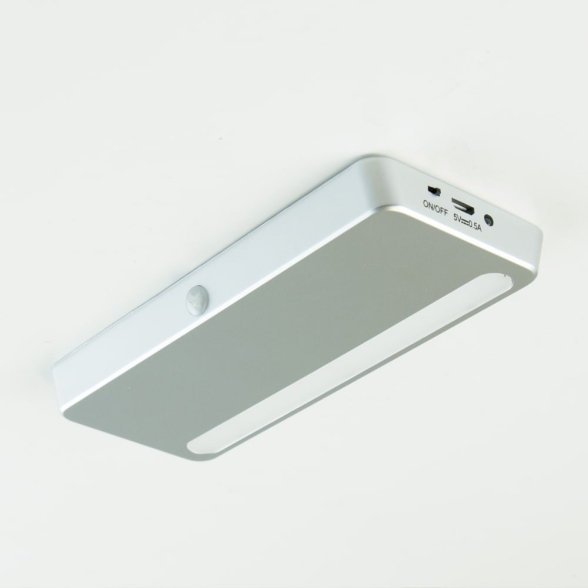 Luce LED ricaricabile con sensore di movimento e luce bianca naturale in plastica grigio metallizzato