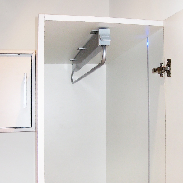Appendiabiti grigio estraibile in alluminio da 80 cm per armadi