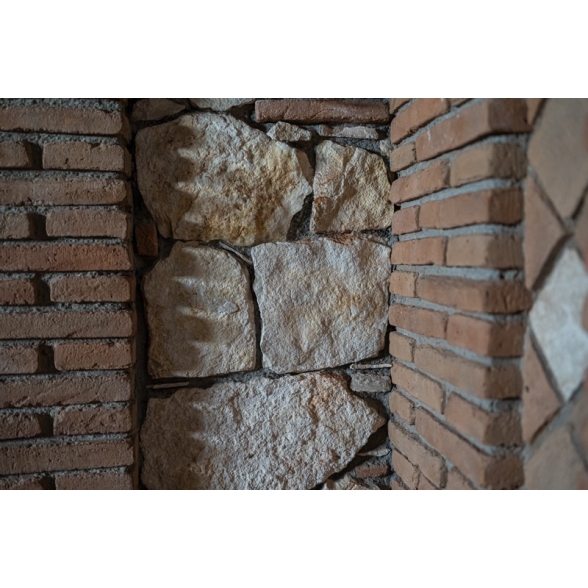 Scorza di Trani opera incerta segata 1-2 cm lato liscio bancale 25 mq